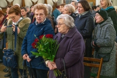 100